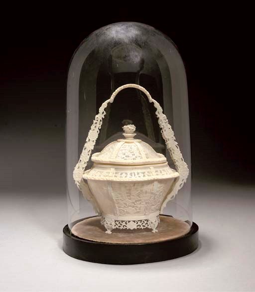 A Cantonese pierced ivory basket and cover, 19th century