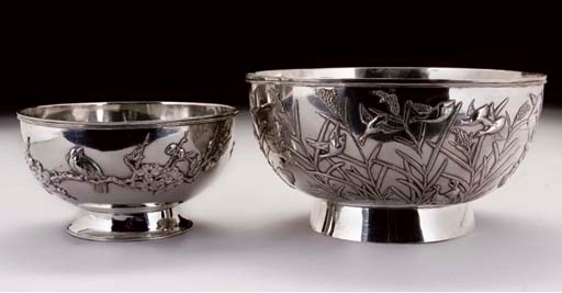 Two Chinese silver bowls, stamped Luenwo, 19th Century