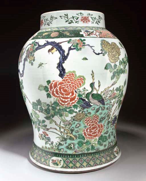 A large famille verte temple jar, 19th Century