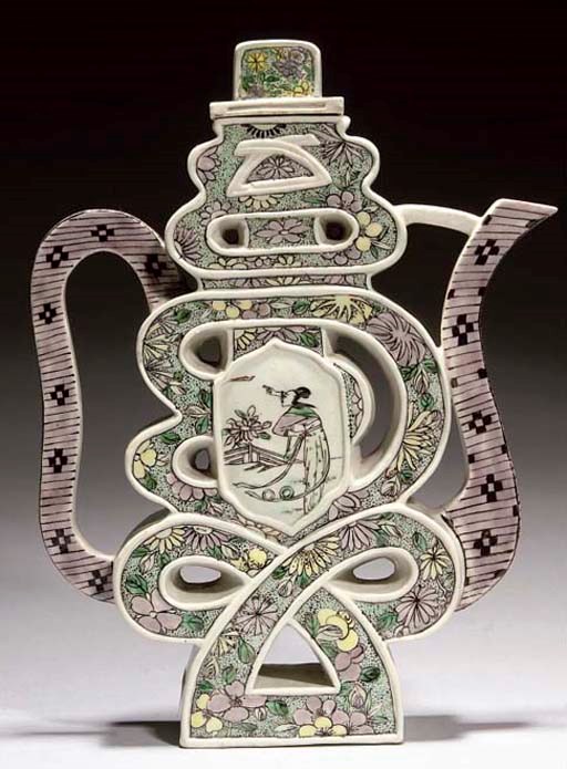 A Chinese famille verte pierced biscuit teapot, 19th Century