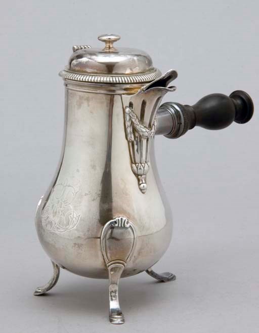 CAFETIERE EN ARGENT