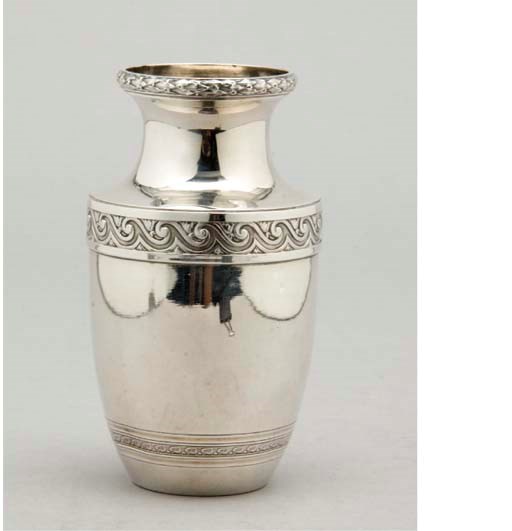 VASE EN ARGENT