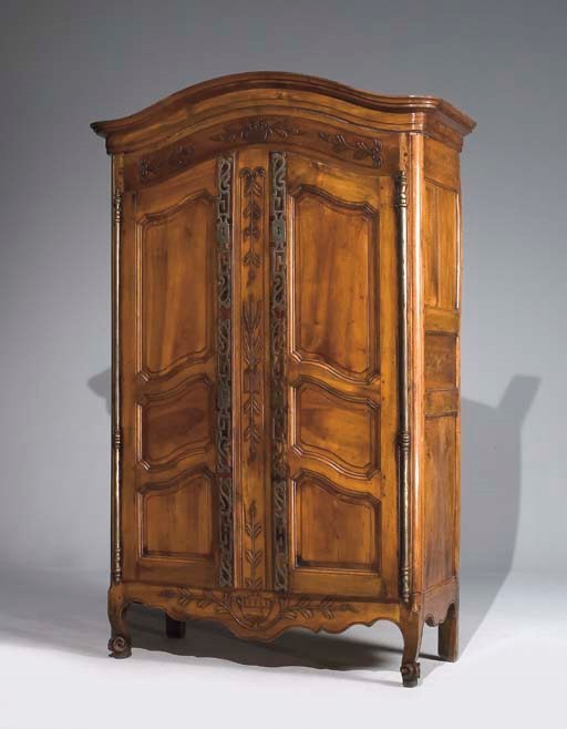ARMOIRE DU XVIIIEME SIECLE