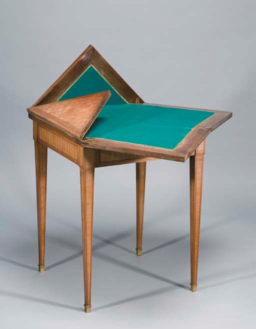 TABLE A JEUX PORTEFEUILLE DE STYLE LOUIS XVI