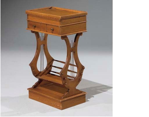PETITE TABLE A OUVRAGES