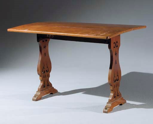 TABLE A VOLETS DU XIXEME SIECLE
