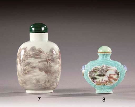 TABATIERE EN PORCELAINE DE LA FAMILLE ROSE