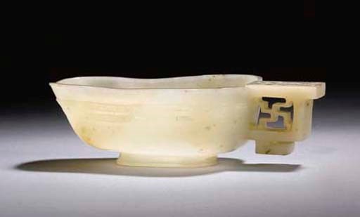 COUPE LIBATOIRE EN JADE BLANC