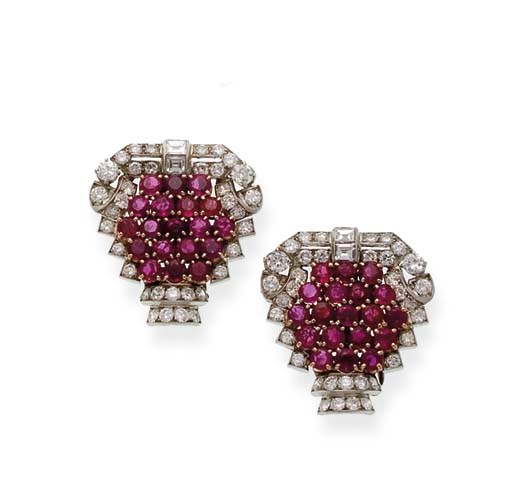 PAIRE DE CLIPS ART DECO RUBIS ET DIAMANTS