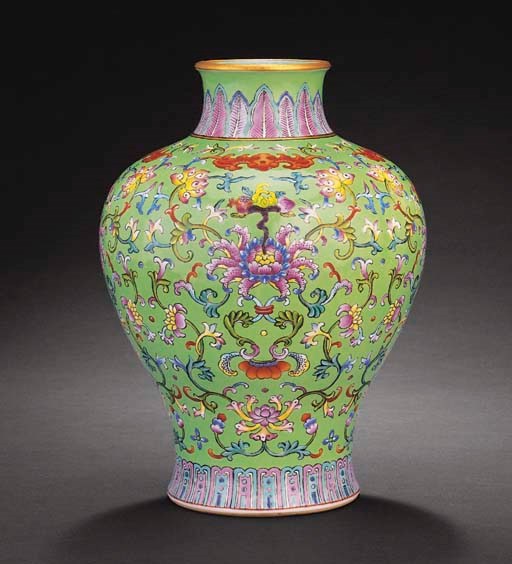 A FAMILLE ROSE LIME-GREEN VASE, MEIPING