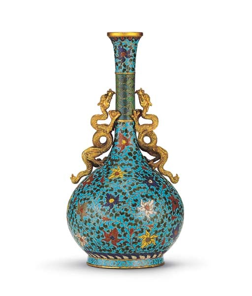 A FINE AND RARE CLOISONNE ENAMEL BOTTLE VASE