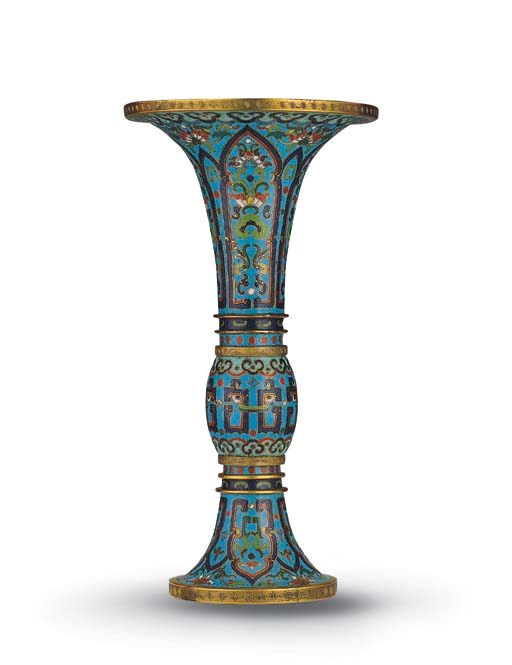 A CLOISONNE ENAMEL VASE, GU
