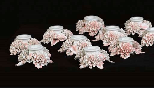 DOUZE BOUGEOIRS EN FAIENCE FINE ITALIENNE DU XXEME SIECLE