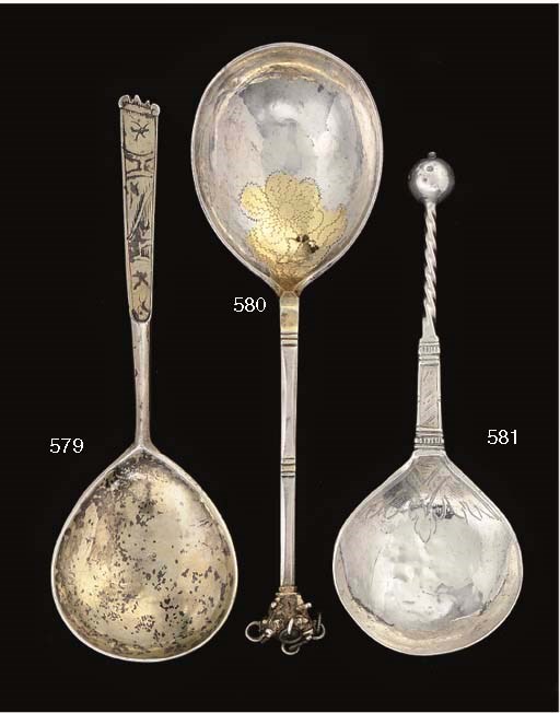A 17TH CENTURY SCANDINAVIAN SILVER BALL-TOP SPOON,