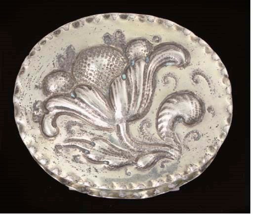 A 17TH CENTURY GERMAN PARCEL-GILT SILVER BOX,