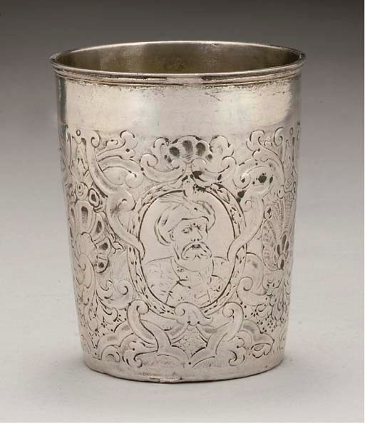 A LARGE LATE 17TH.CENTURY GERMAN SILVER BEAKER,
