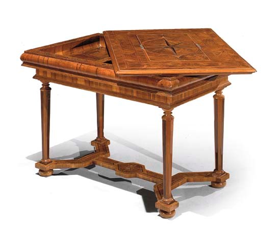 TABLE A JEUX HOLLANDAISE DU XVIIIEME SIECLE
