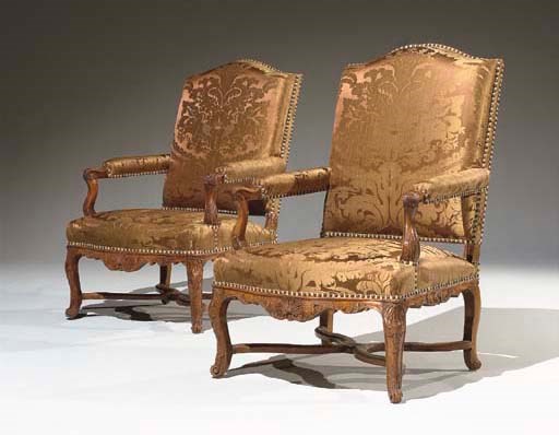 PAIRE DE FAUTEUILS D'EPOQUE REGENCE