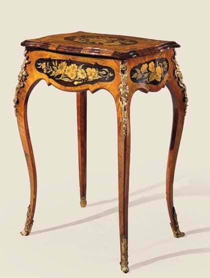 PETITE TABLE TRAVAILLEUSE D'EPOQUE NAPOLEON III