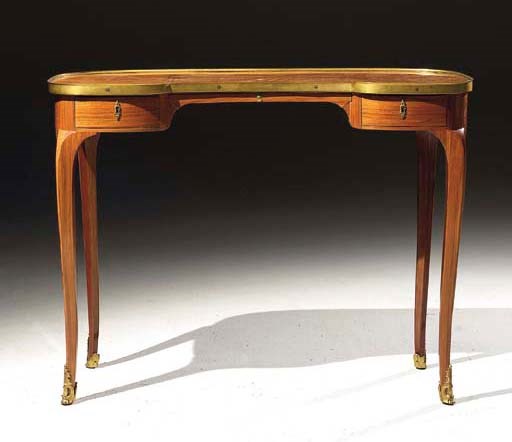 TABLE LISEUSE D'EPOQUE TRANSITION