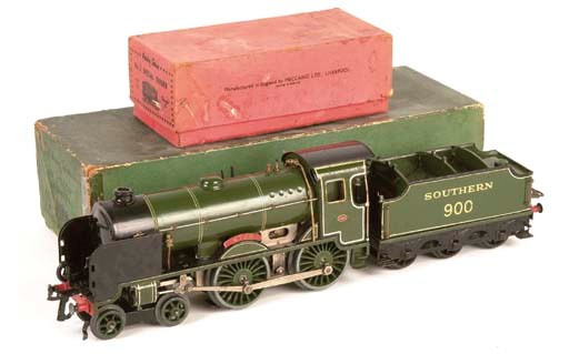 Hornby Series SR Electric E420 Eton Locomotive and No. 2 Special Tender