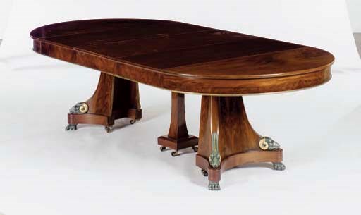 A SECOND EMPIRE MAHOGANY EXTENSION DINING TABLE,