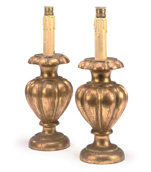 A PAIR OF GILTWOOD TABLE LAMPS