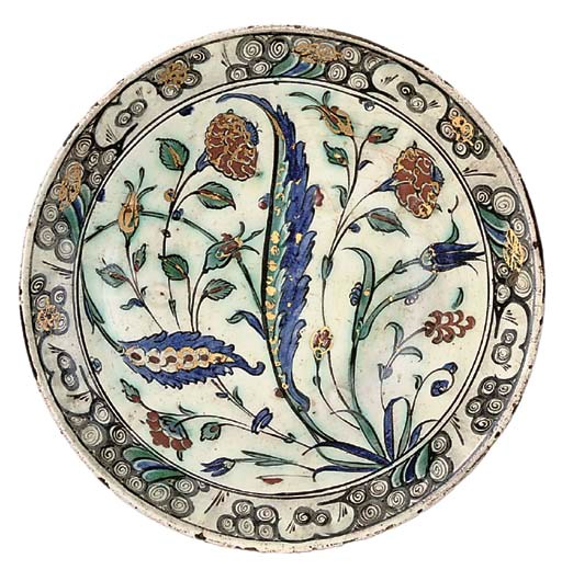 AN IZNIK POTTERY DISH