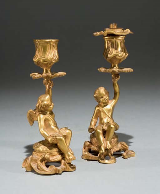 PAIRE DE FLAMBEAUX DE STYLE LOUIS XV