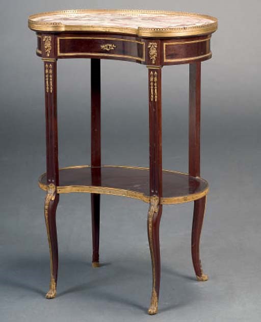 TABLE ROGNON DE STYLE LOUIS XVI DE LA FIN DU XIXEME SIECLE