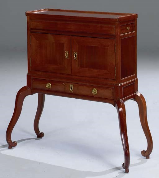 CURIEUX PETIT MEUBLE D'EPOQUE LOUIS XVI