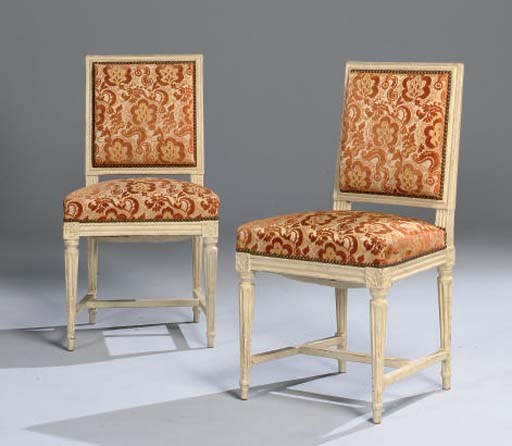 SUITE DE HUIT CHAISES D'EPOQUE LOUIS XVI