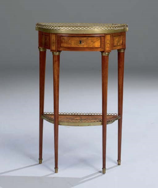 PETITE DESSERTE DEMI-LUNE D'EPOQUE LOUIS XVI