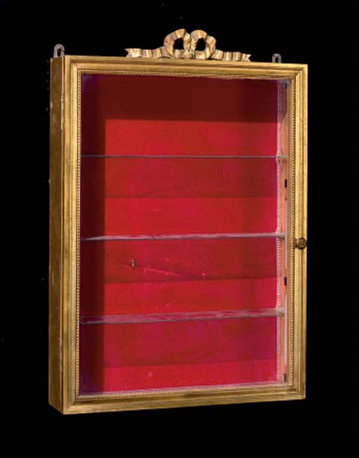 PETITE VITRINE DE STYLE LOUIS XVI