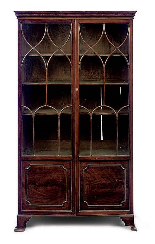 AN EDWARDIAN MAHOGANY BOOKCASE