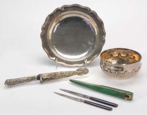 A GROUP OF SILVER CUPS AND BOWLS,