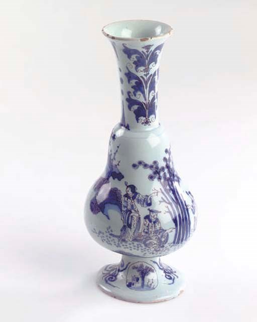 A DUTCH DELFT PEAR-SHAPED VASE