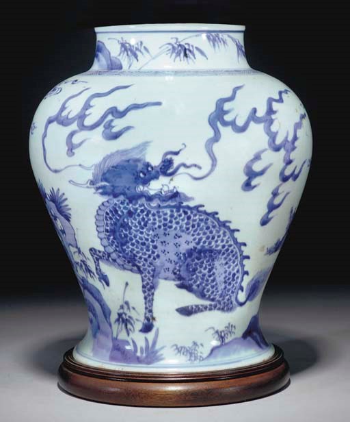 A Chinese blue and white jar, Transitional