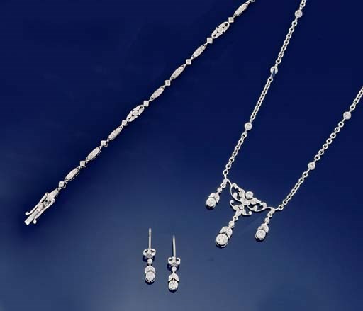 A SMALL GROUP OF DIAMOND JEWELLERY