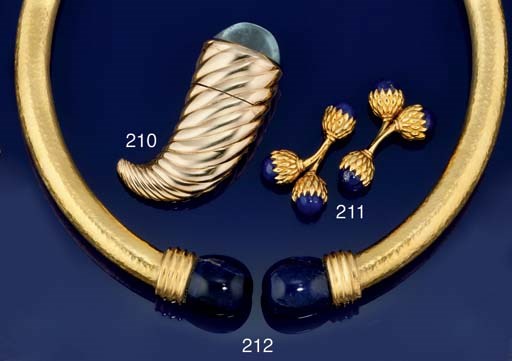 AN 18CT. GOLD AND SODALITE NECKLACE, BY LALAOUNIS