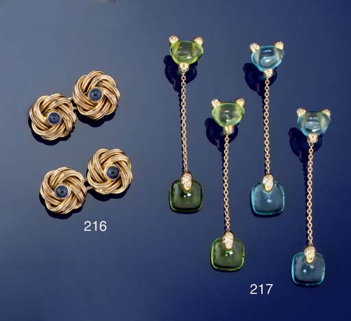 A PAIR OF SAPPHIRE CUFFLINKS