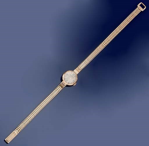 A LADY'S WRISTWATCH, BY JAEGER-LECOULTRE