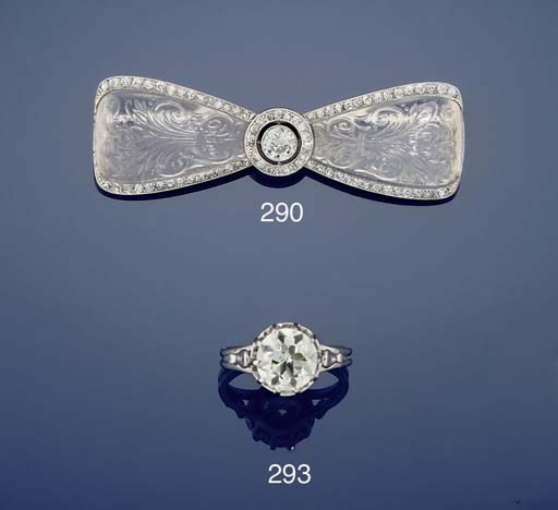A DIAMOND SINGLE STONE RING