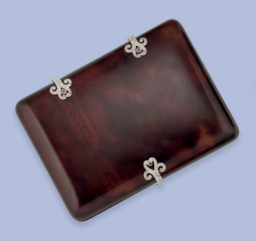 AN EARLY 20TH CENTURY FRENCH TORTOISE-SHELL AND DIAMOND CIGARETTE CASE, BY MELLERIO HERMANOS