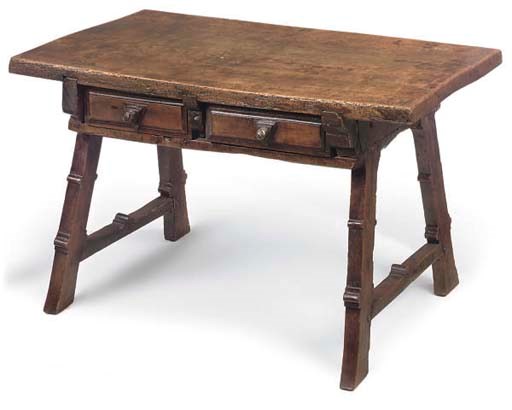 A SMALL SPAINSH BEECH SIDE TABLE