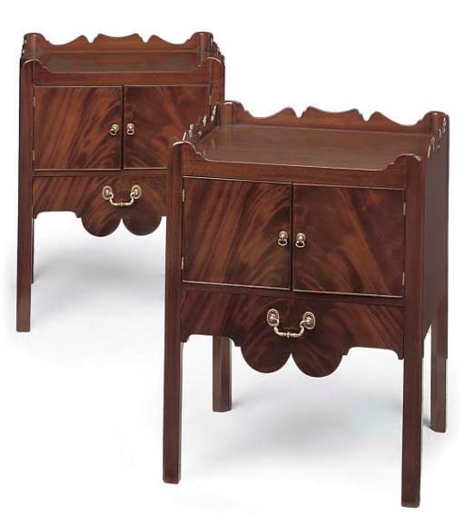 A PAIR OF MAHOGANY BEDSIDE COMMODES