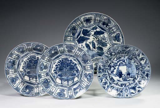 Four late Ming blue and white 'kraak porselein' dishes
