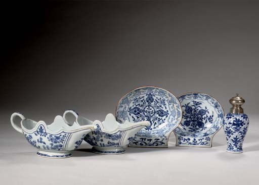 An assorted lot of blue and white porcelain