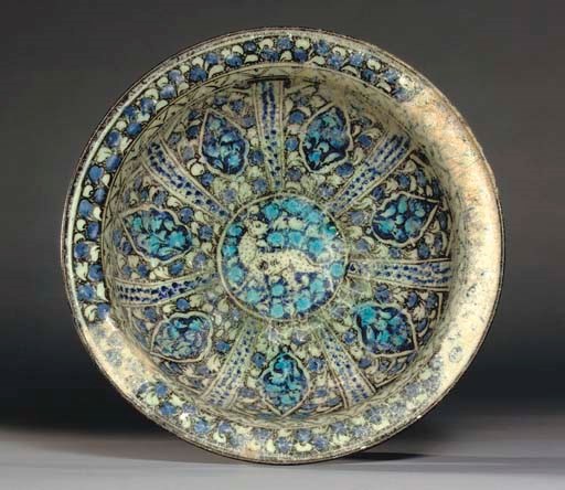 A SULTANABAD POTTERY DISH