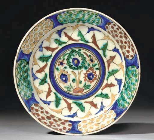 A KUBACHI POTTERY DISH